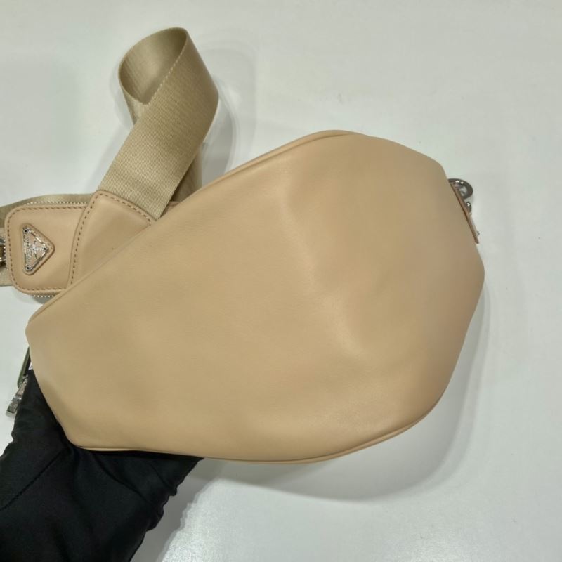 Pra*a triangle pouch